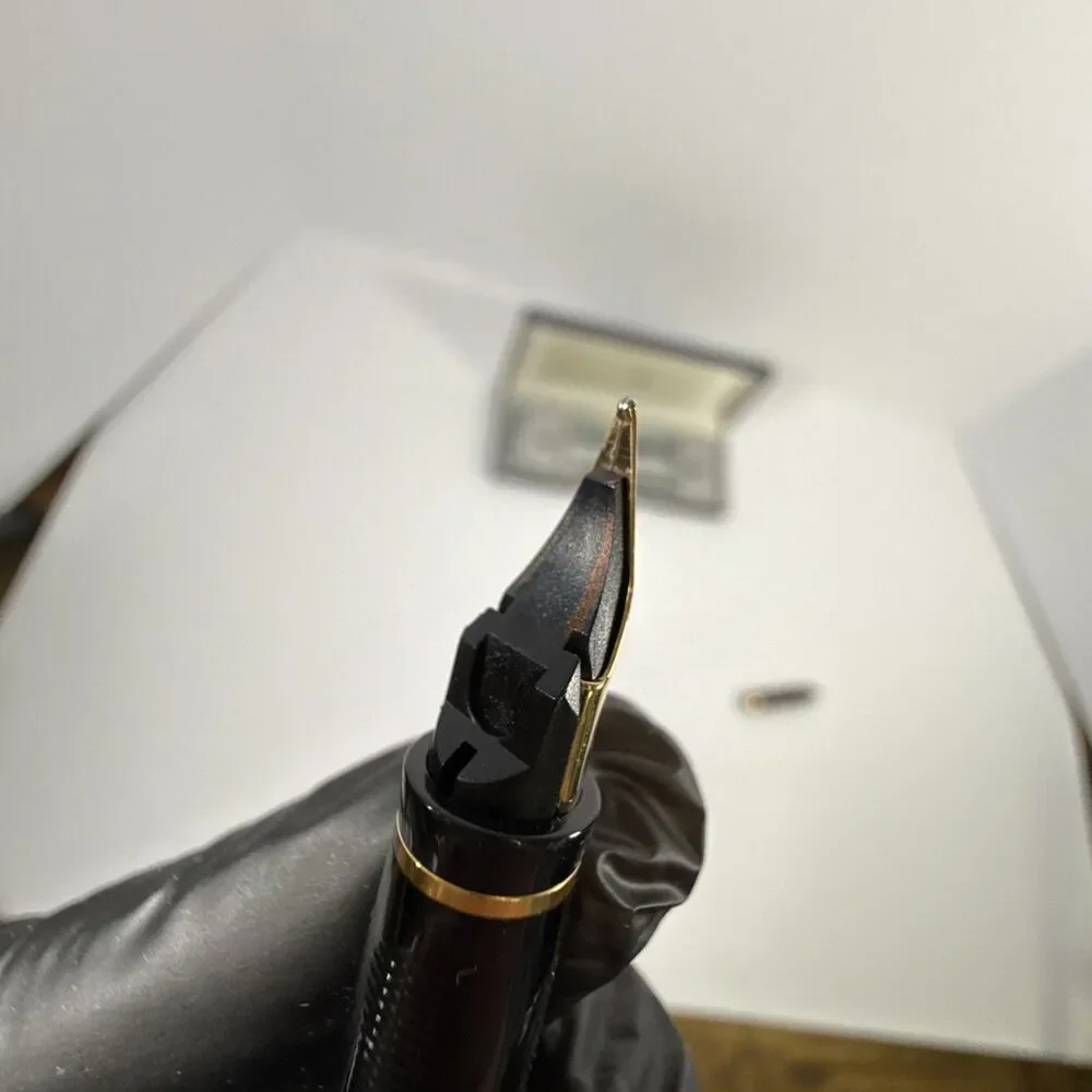 Rare Parker France IIIQ 18k 750 M - Fountain Pen - UNUSED